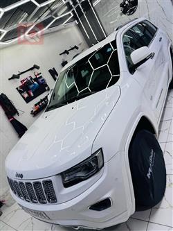 جیپ گراند شیرۆکی